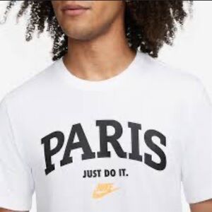 Nike Men's White Paris T-Shirt sz XS